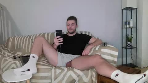 Snapshot of englishladxxx chatting on 02/02/25, 12:19 Englishladxxx online show from 02/02/25, 12:19