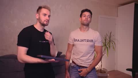 Johnny online show from 09/12/25, 10:54