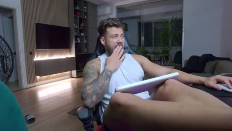 Erik online show from 01/18/25, 09:02