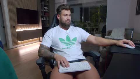 Erik online show from 02/24/25, 07:41