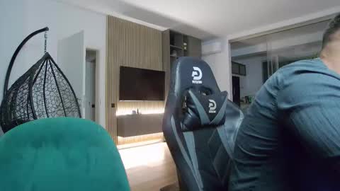 Erik online show from 09/14/25, 07:13