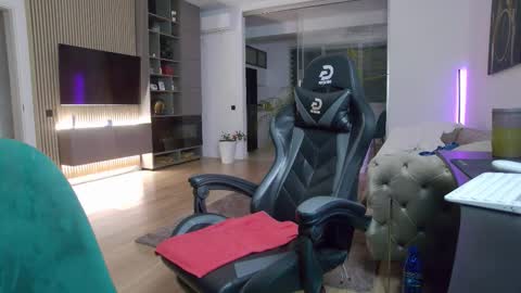 Erik online show from 10/04/25, 05:00