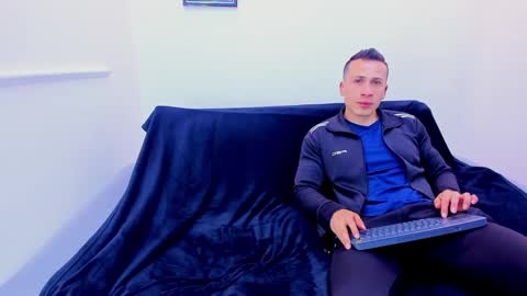 enrique online show from 03/04/25, 01:17