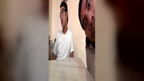 Snapshot of enriquegc197 chatting on 06/18/26, 04:33 Enriquegc197 online show from 06/18/26, 04:33