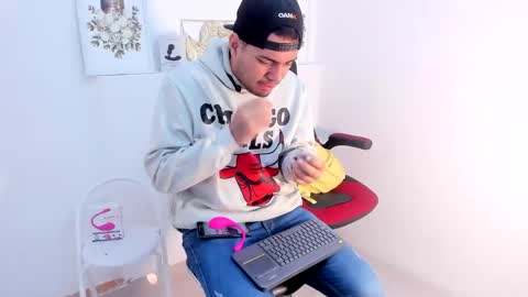 Enrique Villazon online show from 01/27/25, 12:48