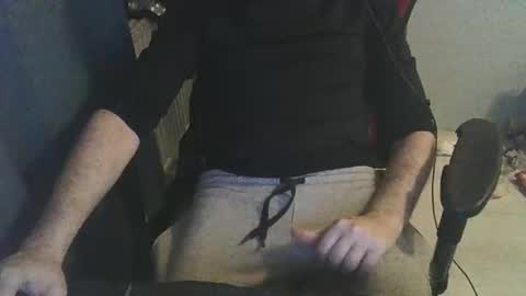 Snapshot of enriquexxx21xxx chatting on 02/06/26, 05:27 enriquexxx21xxx online show from 02/06/26, 05:27