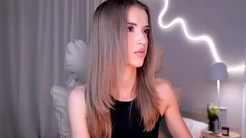 Snapshot of entya chatting on 10/28/25, 06:39 entya online show from 10/28/25, 06:39