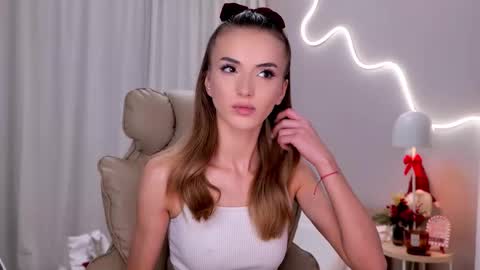 Snapshot of entya chatting on 12/18/25, 07:03 entya online show from 12/18/25, 07:03