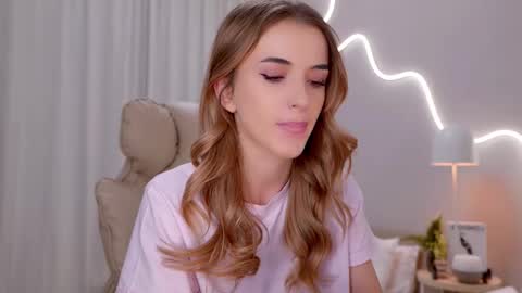 Snapshot of entya chatting on 01/13/26, 06:29 entya online show from 01/13/26, 06:29