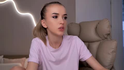 Snapshot of entya chatting on 02/02/26, 09:08 entya online show from 02/02/26, 09:08