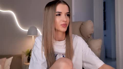 Snapshot of entya chatting on 02/03/26, 09:14 entya online show from 02/03/26, 09:14