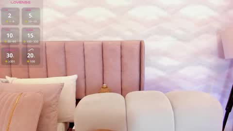 Snapshot of enyel_miller chatting on 04/09/26, 03:17 ENYEL online show from 04/09/26, 03:17