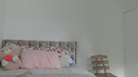 Snapshot of enyer_twin chatting on 12/02/25, 06:36 enyer_twin online show from 12/02/25, 06:36