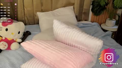 Snapshot of enyollbloss chatting on 02/16/25, 07:16 Call me Sweet online show from 02/16/25, 07:16