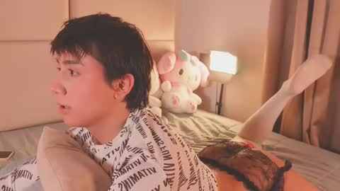 Snapshot of enyollbloss chatting on 02/25/26, 07:34 Call me Sweet online show from 02/25/26, 07:34