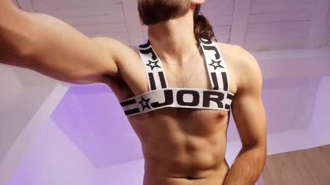 enzo_moretii online show from 11/06/25, 04:52