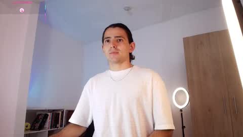 enzo_moretii online show from 11/21/25, 03:00