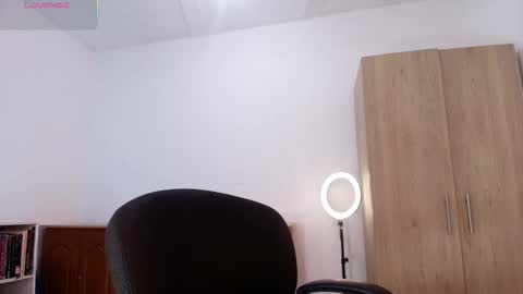 enzo_moretii online show from 11/22/25, 01:43