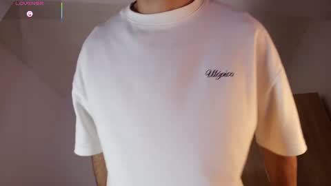 enzo_moretii online show from 11/28/25, 01:36