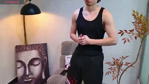 Snapshot of enzo_steel chatting on 06/11/26, 11:19 enzo_steel online show from 06/11/26, 11:19
