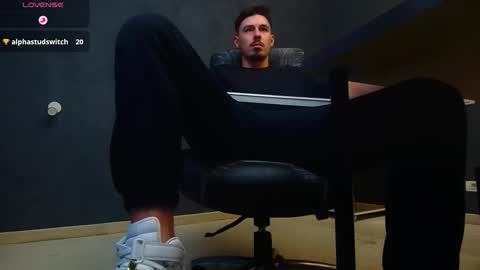 EnzoRace online show from 10/01/25, 05:24