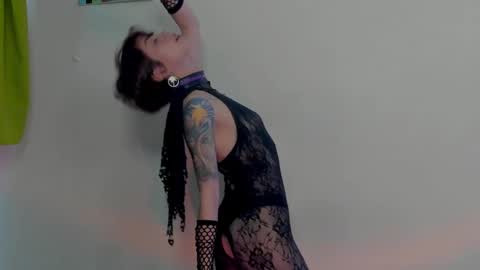 Snapshot of ephemeral_hot chatting on 12/12/24, 09:04 Leyla online show from 12/12/24, 09:04