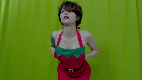 Snapshot of ephemeral_hot chatting on 12/24/24, 06:39 Leyla online show from 12/24/24, 06:39