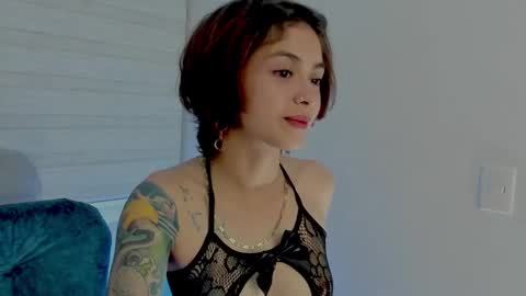 Snapshot of ephemeral_hot chatting on 02/20/25, 11:43 Leyla online show from 02/20/25, 11:43