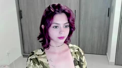 Snapshot of ephemeral_hot chatting on 09/27/25, 12:26 Leyla online show from 09/27/25, 12:26