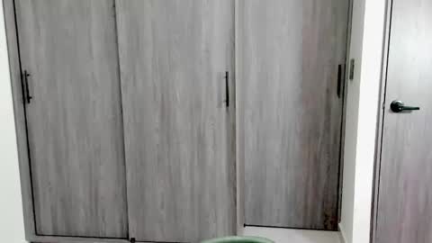 Snapshot of ephemeral_hot chatting on 10/08/25, 08:28 Leyla online show from 10/08/25, 08:28