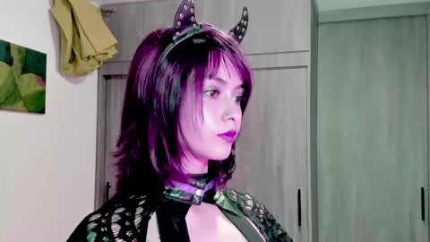 Snapshot of ephemeral_hot chatting on 10/24/25, 08:16 Leyla online show from 10/24/25, 08:16