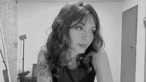 Leyla online show from 06/18/26, 01:28
