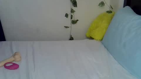 Snapshot of ephy03 chatting on 11/08/25, 11:47 ephy03 online show from 11/08/25, 11:47