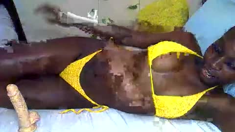 Snapshot of ephy03 chatting on 11/19/25, 10:48 ephy03 online show from 11/19/25, 10:48