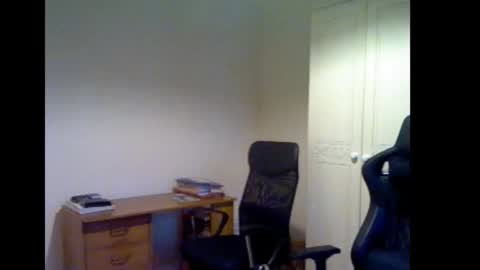 erasmus_d online show from 10/15/25, 04:40