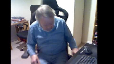 erasmus_d online show from 10/17/25, 05:15