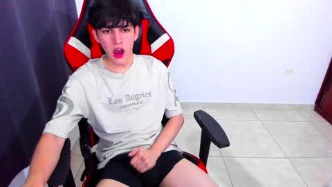 Snapshot of eren_tatakae chatting on 01/08/25, 12:28 eren_tatakae online show from 01/08/25, 12:28