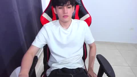 Snapshot of eren_tatakae chatting on 02/10/25, 08:21 eren_tatakae online show from 02/10/25, 08:21