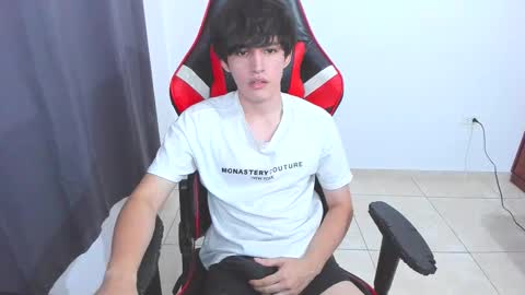 Snapshot of eren_tatakae chatting on 10/18/25, 08:20 eren_tatakae online show from 10/18/25, 08:20