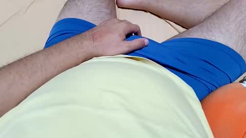 Snapshot of erenbigdickuwu chatting on 11/24/25, 01:38 erenbigdickuwu online show from 11/24/25, 01:38