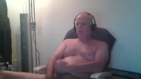 Snapshot of eric204 chatting on 07/03/26, 04:30 Eric online show from 07/03/26, 04:30
