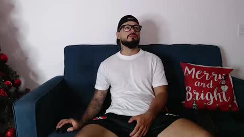 Snapshot of eric_evans1 chatting on 11/25/25, 10:15 Eric Evans online show from 11/25/25, 10:15