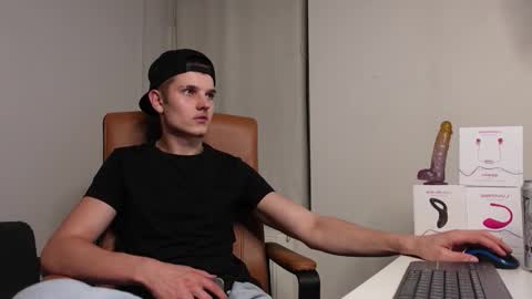    online show from 09/14/25, 08:19