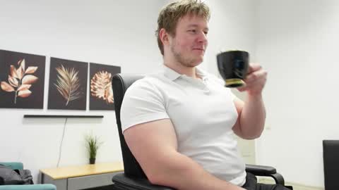    online show from 10/02/25, 01:40