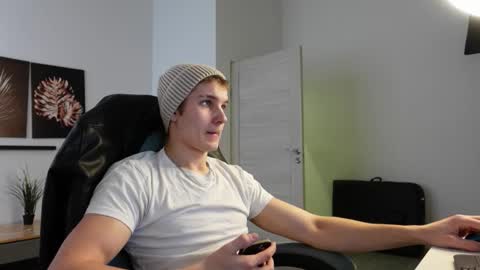    online show from 10/14/25, 07:31