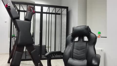    online show from 10/19/25, 06:52