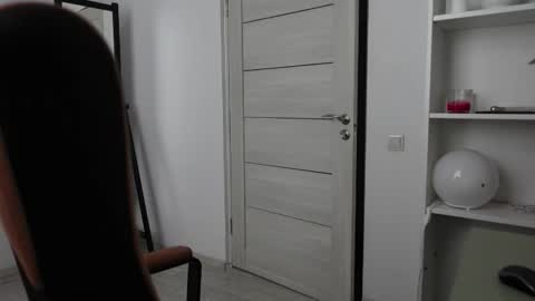    online show from 10/26/25, 07:25