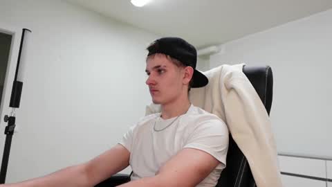    online show from 10/31/25, 05:25