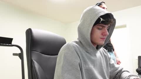    online show from 11/19/25, 03:23