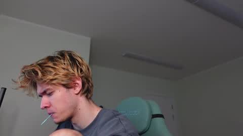    online show from 12/01/25, 07:24